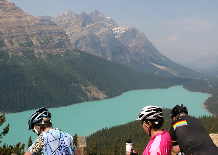 Cyclists at Peyto Lake